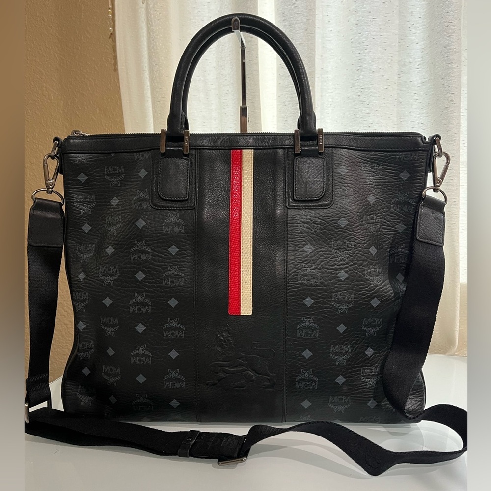 MCM BLACK VISETOS LION PRINCESS LAPTOP BAG